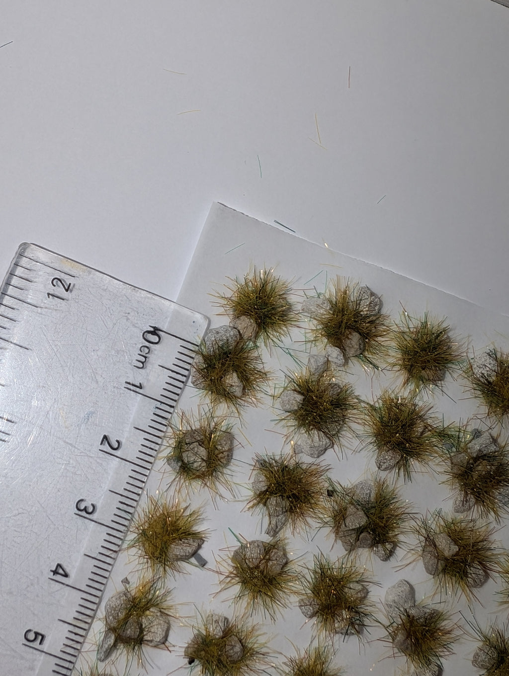 100x self adhesive rocky dead grass Tufts