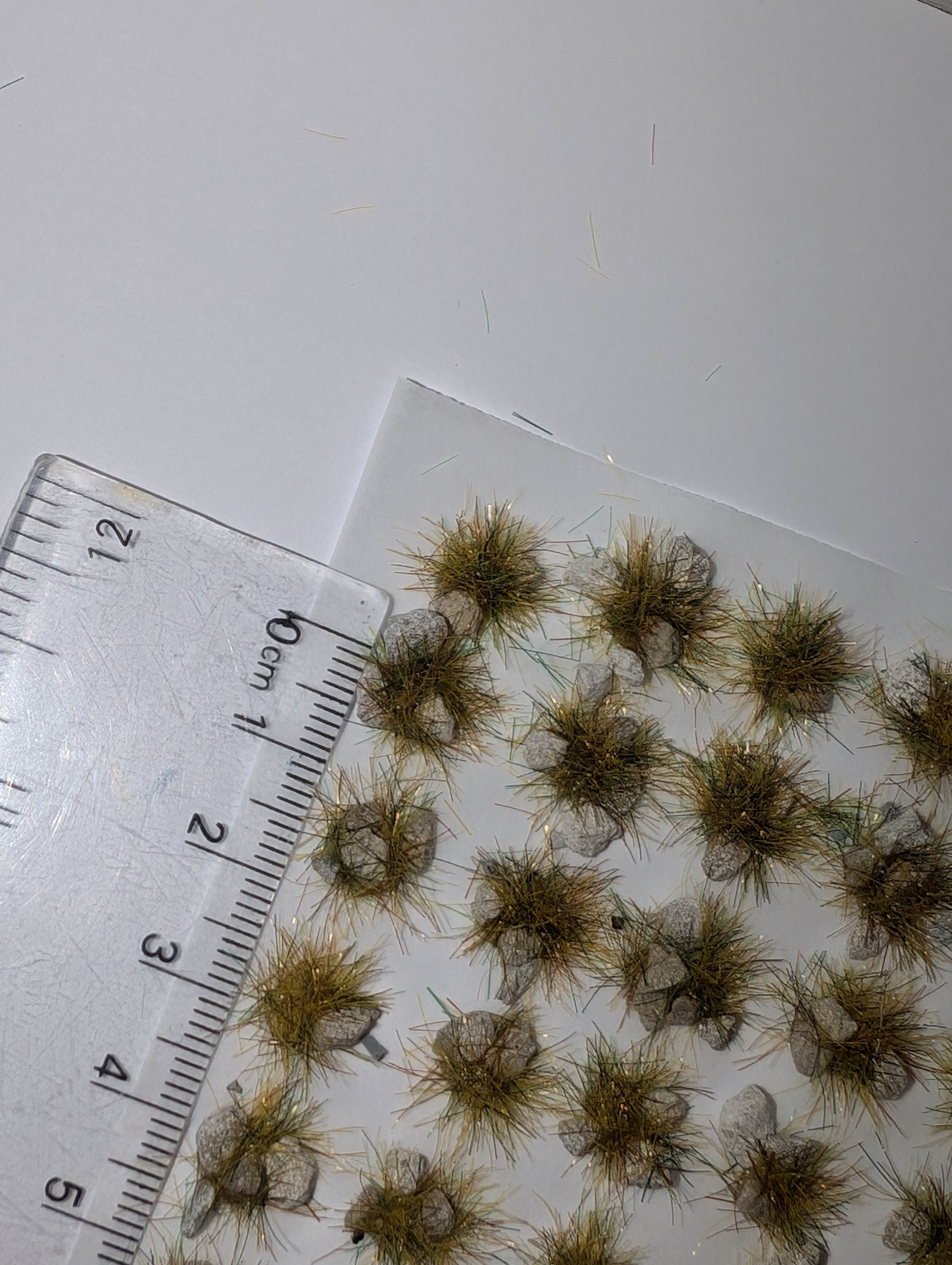 100x self adhesive rocky dead grass Tufts